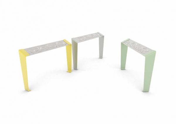 Trois assis-debout LUD : un jaune, un gris et un vert