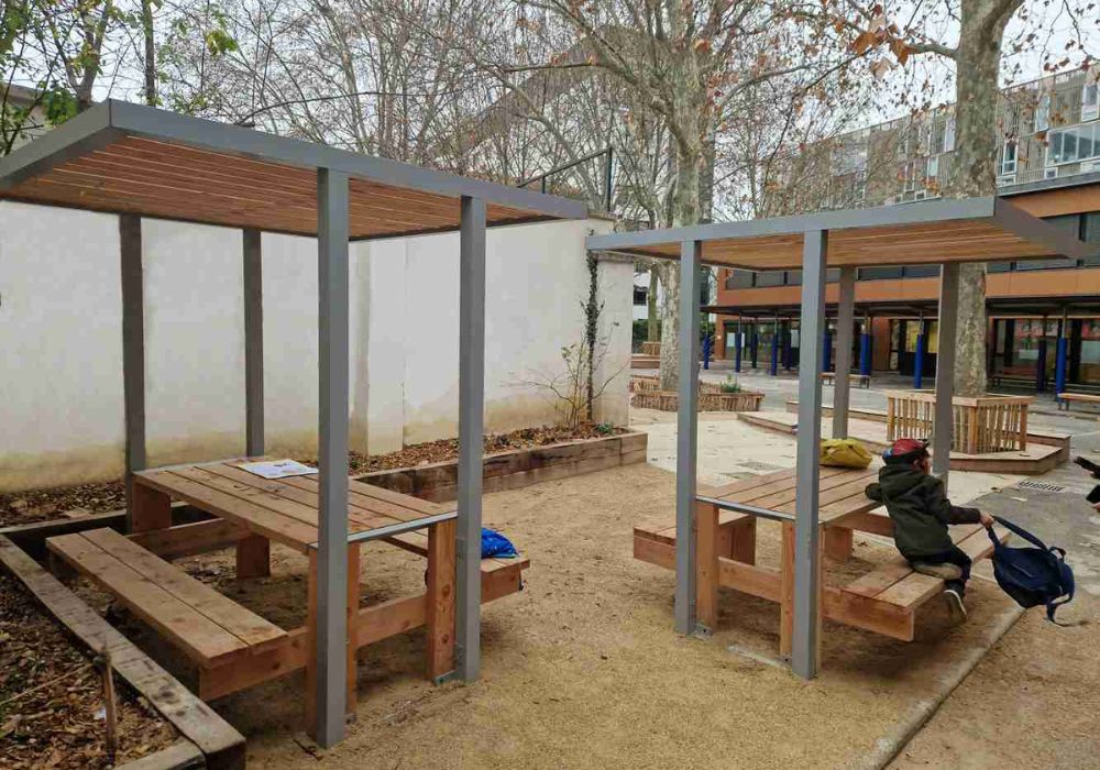 Table de pique nique abritee NUT Polymobyl 1000700