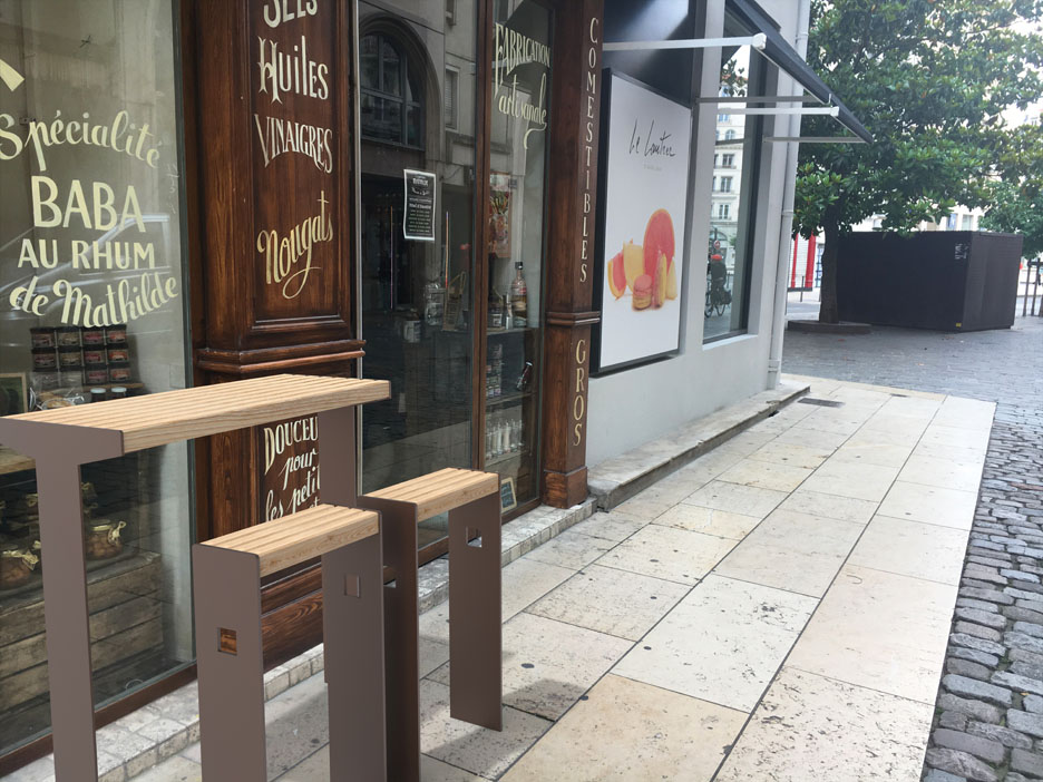 Insertion 3D d'une table bar avec ses assis-debout CUB marron sur la devanture d'un magasin