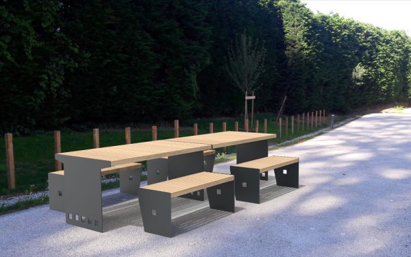 Insertion de deux tables CUB avec leurs banquettes CUB dans un environnement réel, ici un parc public